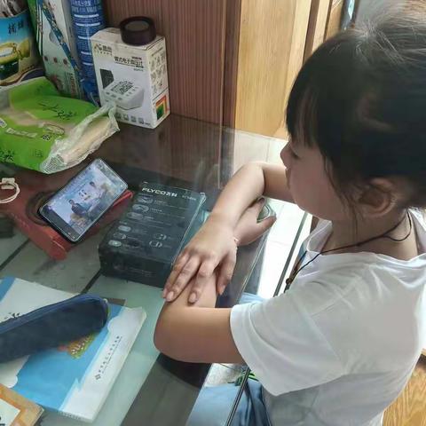 大彭镇东风小学组织全体学生观看“徐州市青少年健康成长直播云课堂”