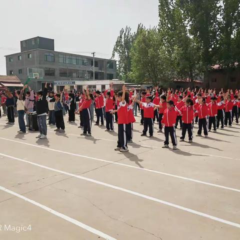 关爱学生，幸福成长—麻呼寨联合小学活力午间操