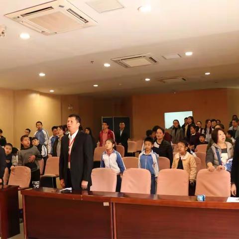 在爱的路上砥砺前行