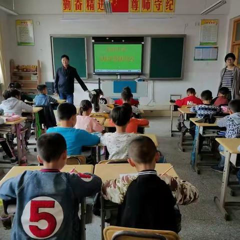 官庄小学举行“托底培优”基础知识达标检测