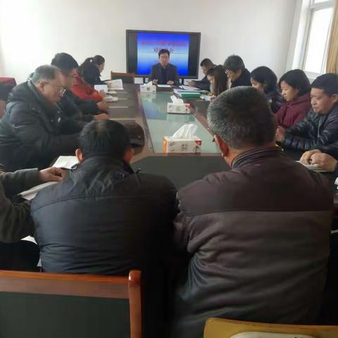 官庄小学举行数学教研活动动员会