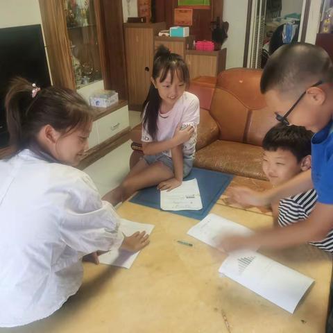 万正小学四④班第二小组数学实践篇《掷骰子》石悦歆 高博 刘潇阳 林婧宸