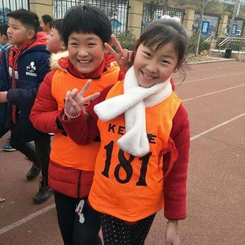 孩子们的长跑比赛