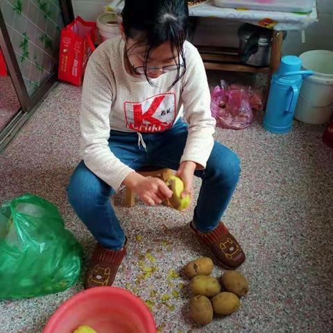 缤纷童年，多彩假期——黄沙岭乡中心小学学生寒假德育作业集锦