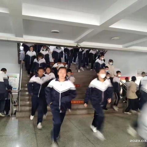 安全第一 生命至上——西江中学消防安全逃生演练