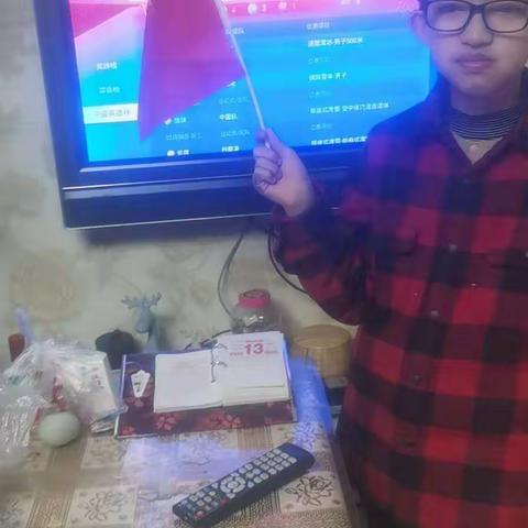 济宁市文昌阁小学三年级六班杨文轩巜晒晒我的精彩寒假生活》