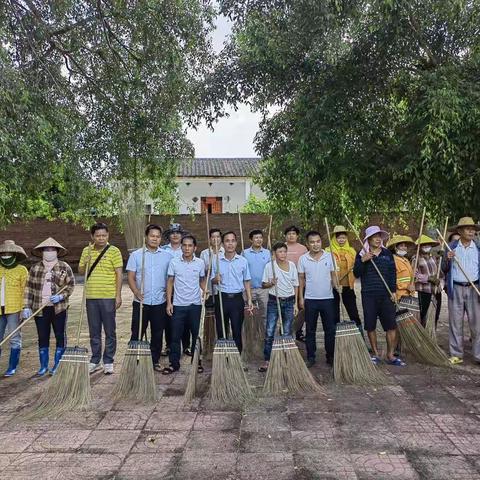 迈格村开展卫生整治活动