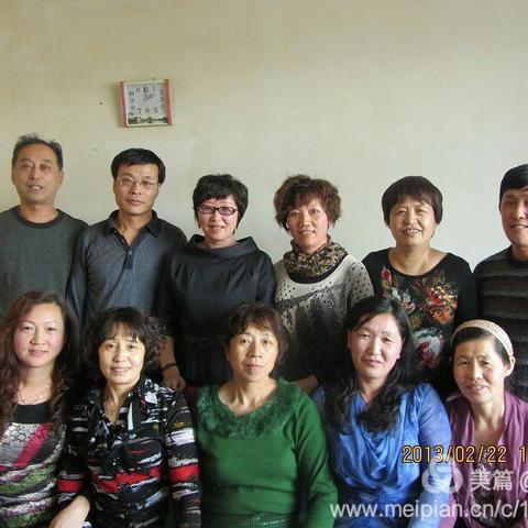 我们的青春岁月 ：共同生长在好里堡这块热土，为了学业我们走进一个学堂，时间短暂，情谊永恒