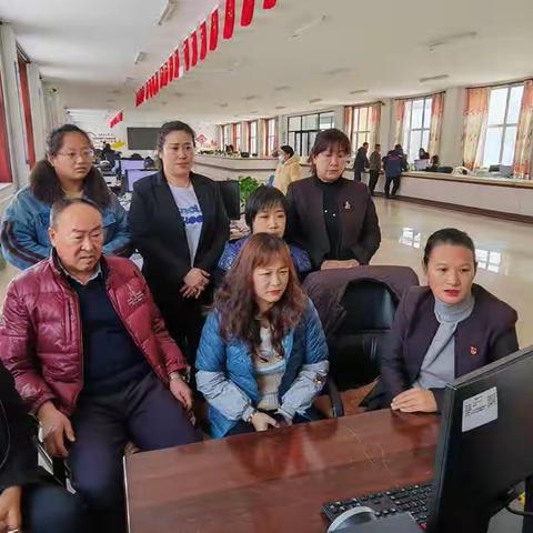 社区服务中心第五社区组织观看《百年“纪”忆——中国共产党纪律建设百年回眸》廉政教育片活动