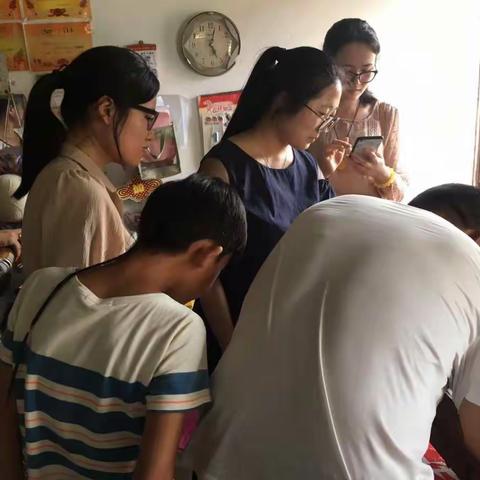 南浔经济开发区浔溪小学开展“千名教师访万家”活动