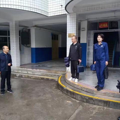 镇安县初级中学迎接县教育系统安全联合检查