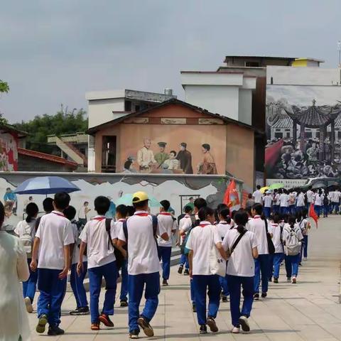 传承红色基因 争做新时代好队员——西江中学七年级师生赴龙岗研学旅行