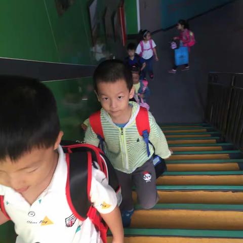 2017年8月30日一年级三班第二天上学记🎒