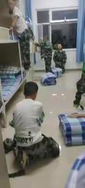 人生于世，长于世，源于父母。用孝心感恩父母，用行动孝敬父母。鸿文实验中学初一17班第一周孝心作业