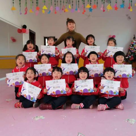 育苗幼儿园舞蹈班结课展示