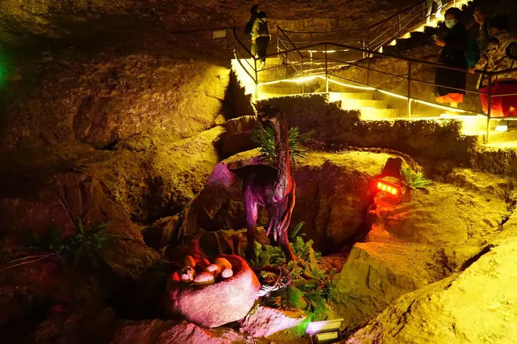 北川寻龙山一日游(1、卧龙洞)