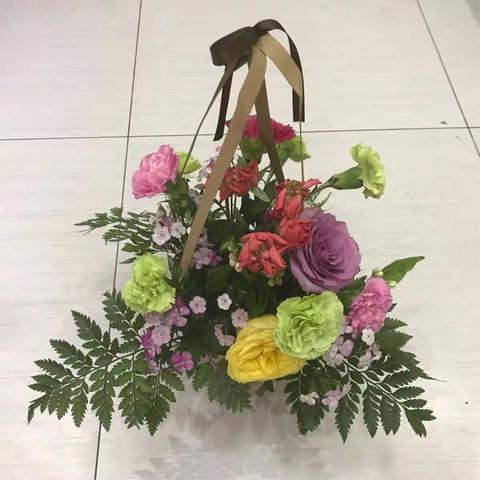 母亲节我们一起插的花篮