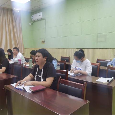 “不忘初心 成长前行”——海区九小开展师徒结对展示课暨党员献课活动