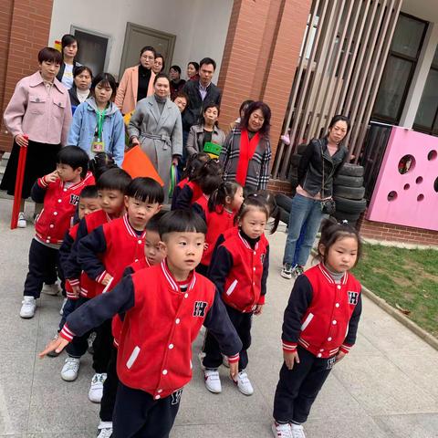 “成长路上，你我相伴”越海幼儿园🏠阳光☀️六班半日开放专辑💽