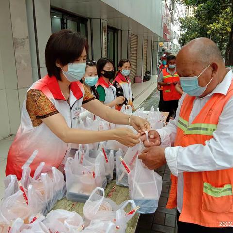 信阳爱心午餐第74次发放