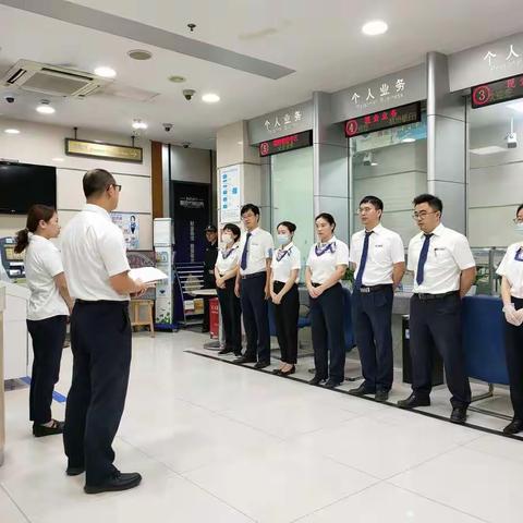上城辖区“三化”推广☞复兴支行营业经理“1+1”贴身塑形