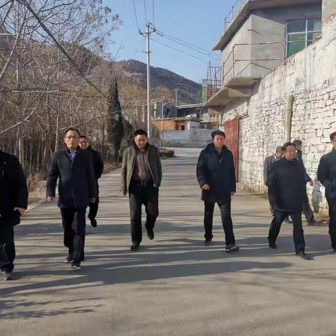 市人大常委会机关到锦绣川办事处北峪村开展“迎新春，送温暖”活动