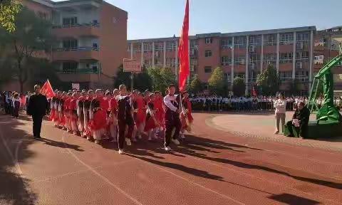 好消息！2022秋季运动会开幕式七（11）班的入场表演荣获一等奖啦