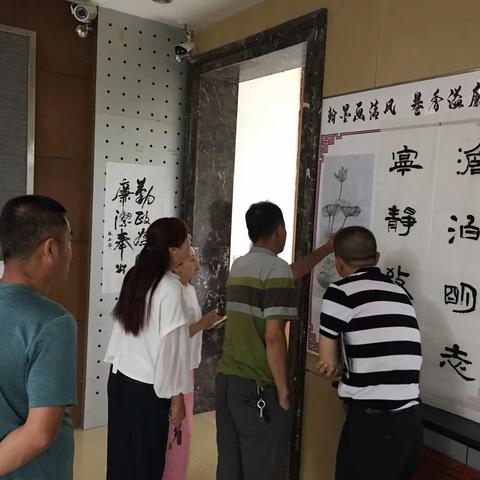 铁力农场有限公司工会举办“翰墨画清风 卷香溢廉政”书画展