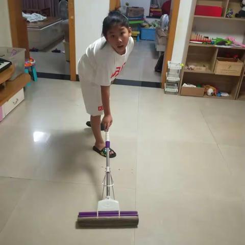 环城二小三（四）班 张语格我是妈妈的小帮手