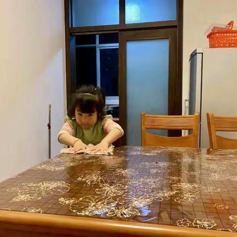 市五小学习雷锋——一年级幸福种子志愿队“小小行动，大孝心”