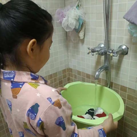 濮阳市油田第二小学一八班刘若琳