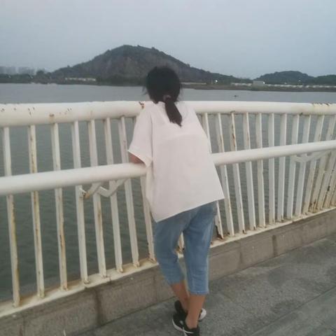 西山漾单车绕行