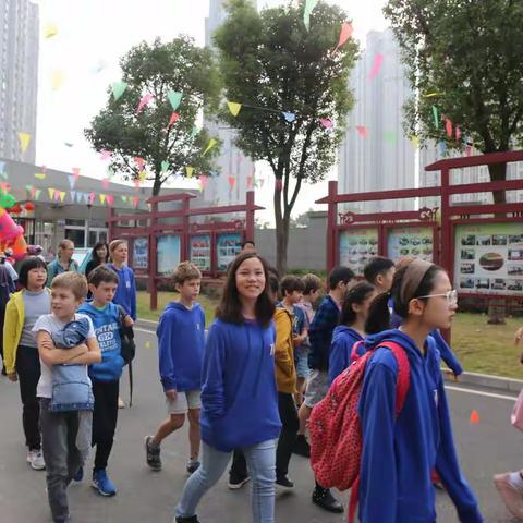 武汉法国国际学校与武汉市中法友谊小学交流纪实