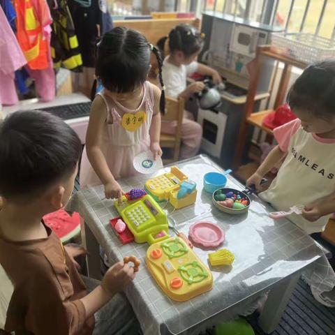 “你好，幼儿园” 小班新生独立入园第一天