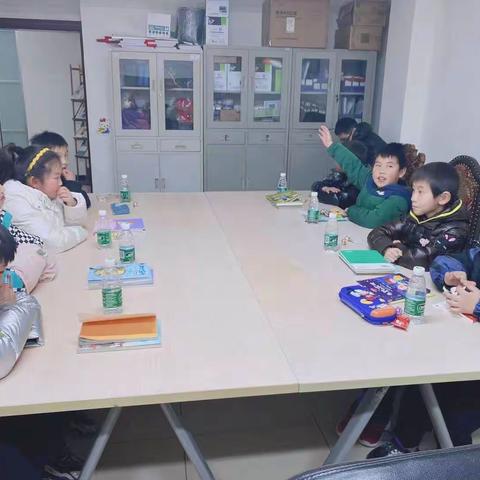 “书香伴新年，阅读助成长”—东洲小学长江路校区小溪流班阅读第五小组