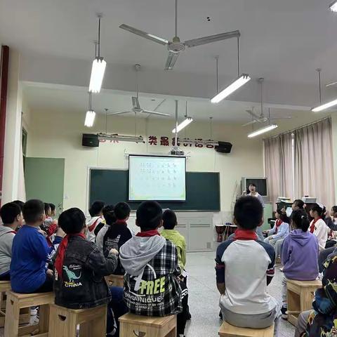 落实新课标，提高学生核心素养——龙潭江畔音乐教研组活动