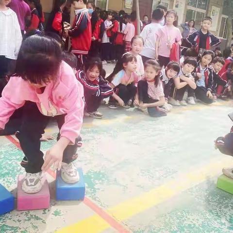 我运动我快乐——祝楼完全小学“摸石头过河”趣味运动会