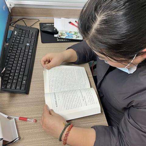 荆山中学“书润匠心”共读活动