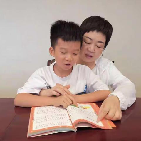 【书香学府】幸福，荡漾在文字里——带你走进学府路小学二（3）班李思润的“书香家庭”（三十七）