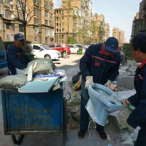 开平街道御园社区扎实推进环境整治为创城助力添彩