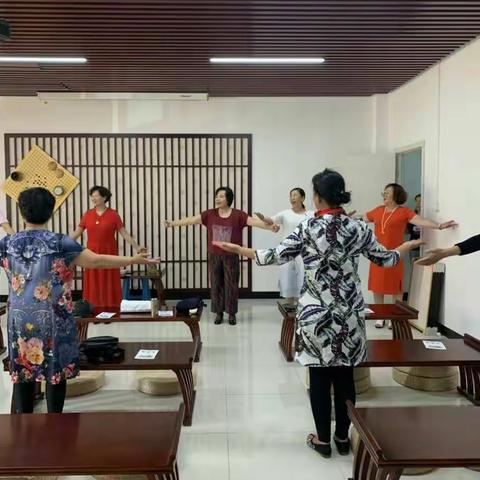 开平街道古镇新城御园社区开展＂传承传统文化  诵读国学经典＂活动