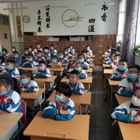 最美初夏 携手归来                   ——二年级三班期末总结