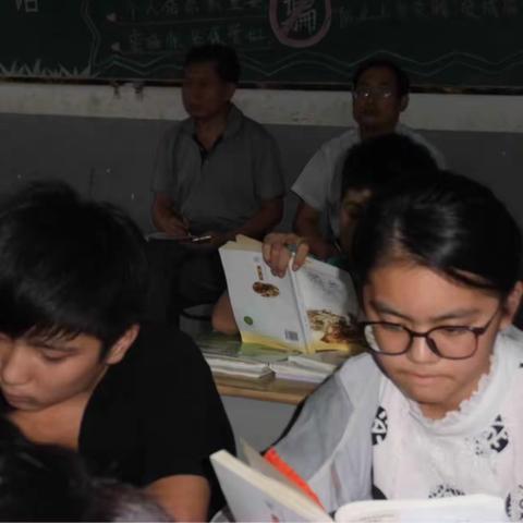 教育局领导“推门课之行”，促我校教学质量