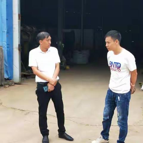 淮阳区招商局局长吴金明赴安岭镇走访企业