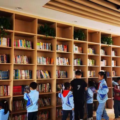 书香浸润童年，阅读点亮人生—记安源学校周六托管服务之走进安源区图书馆