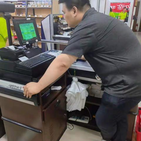 加班加点不言苦，坚守岗位为客户
