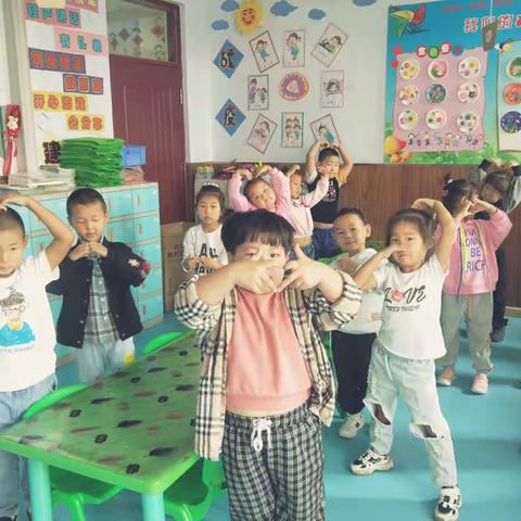 小孤山镇中心校幼儿园 大一班丰富多彩的校园生活剪影！