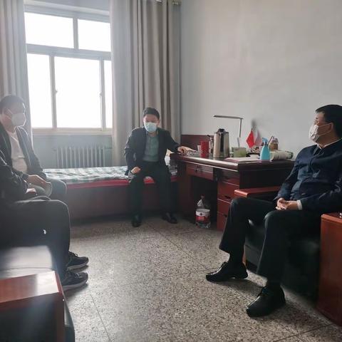 区领导张建军到君悦华庭集中隔离观察点安排部署疫情防控工作