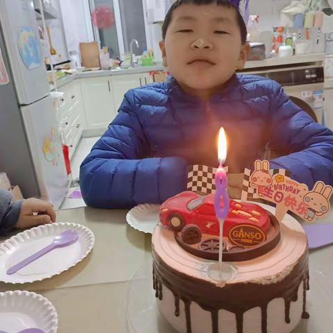8岁了