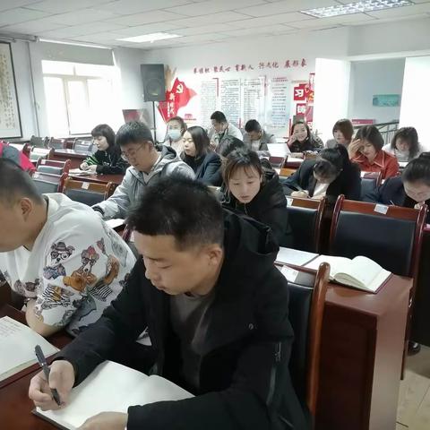 开启新征程        谱写新篇章——彭家寨镇学习贯彻党的十九届五中全会精神